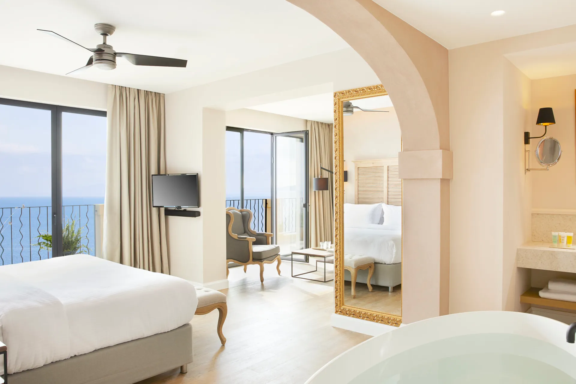 Hotel MarBella Nido - Deluxe Suite Whirlpool Meerblick