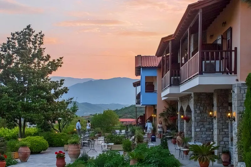 Hotel Doupiani House