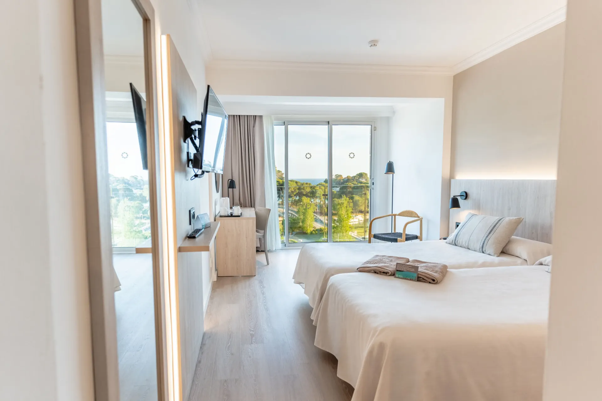 Minura Cala Galdana- Doppelzimmer seitlicher Meerblick