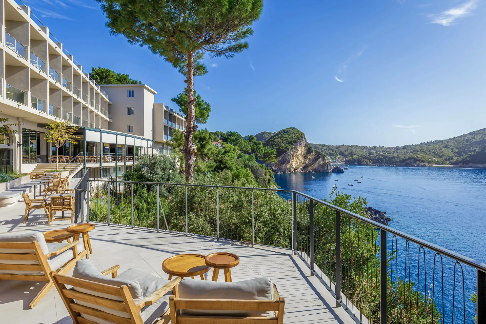 Akrotiri Beach Hotel