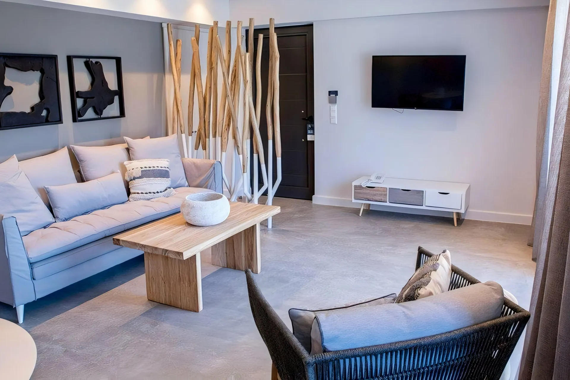 Hotel Crystal Waters