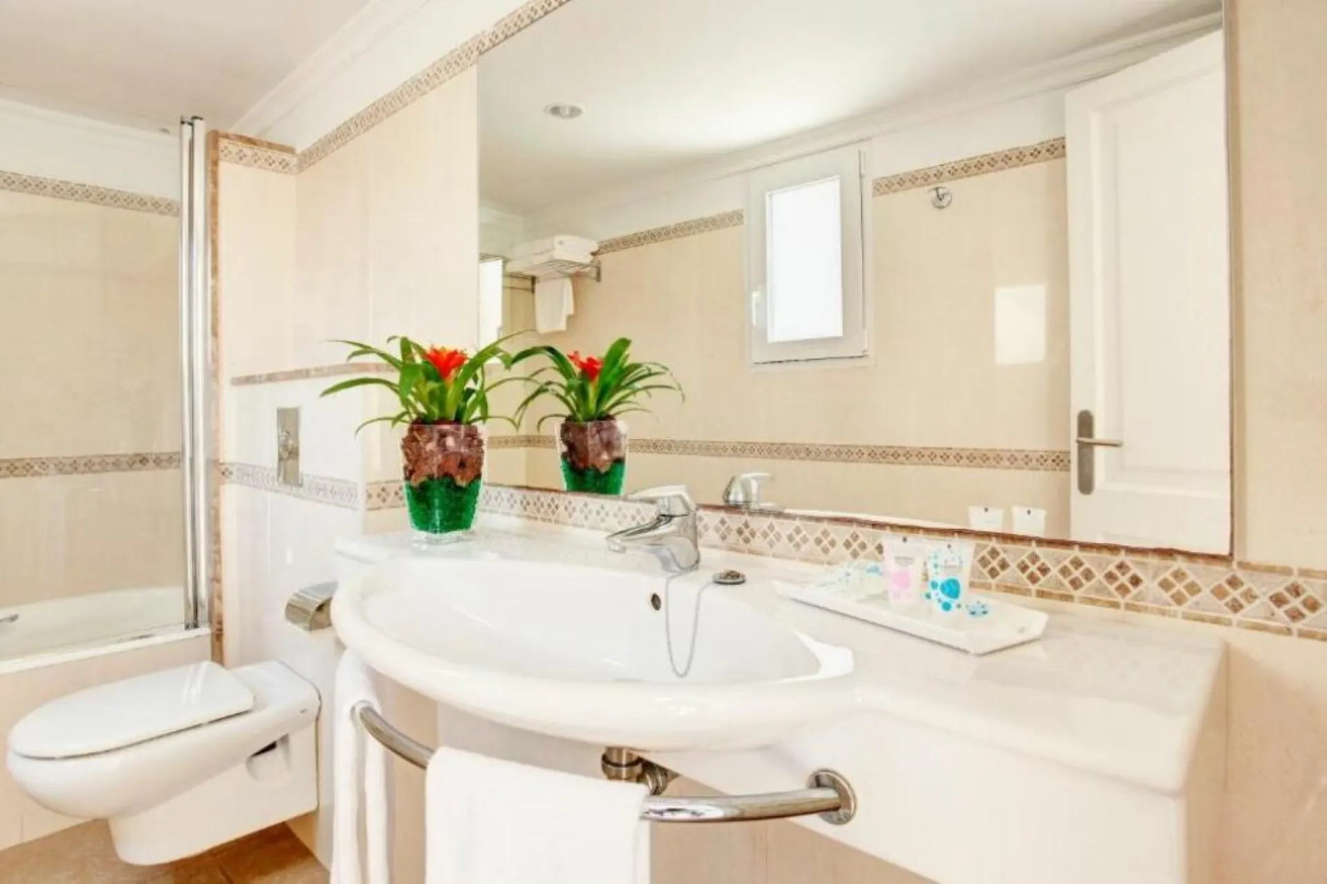 Grupotel Tamariscos - 2-Zimmer Appartement seitlicher Meerblick