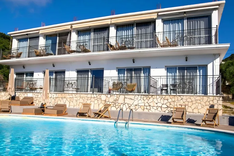 Hotel Lichnos Bay Village