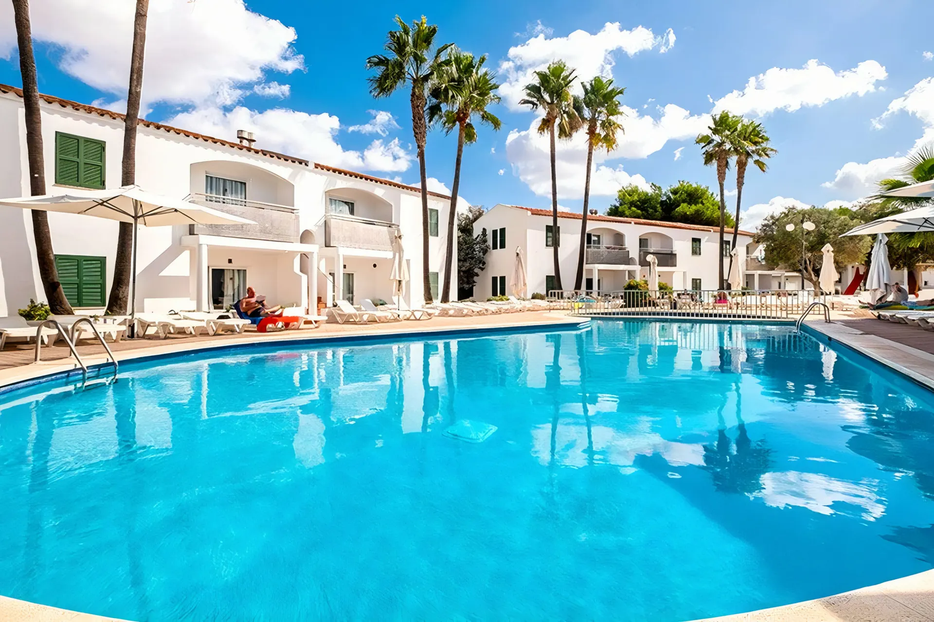 Aparthotel Cales de Ponent