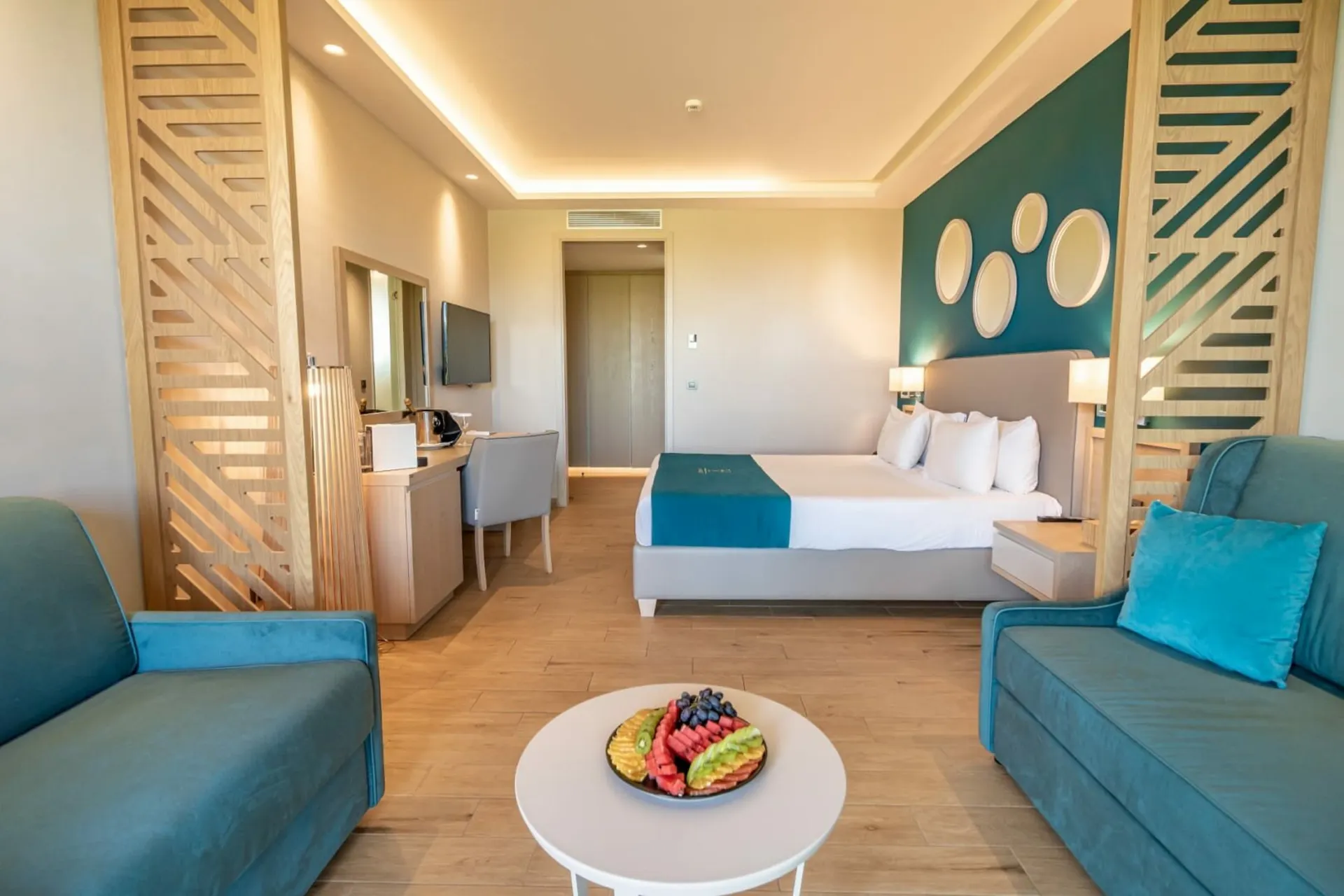 Almyros Beach Resort & Spa - Junior Suite
