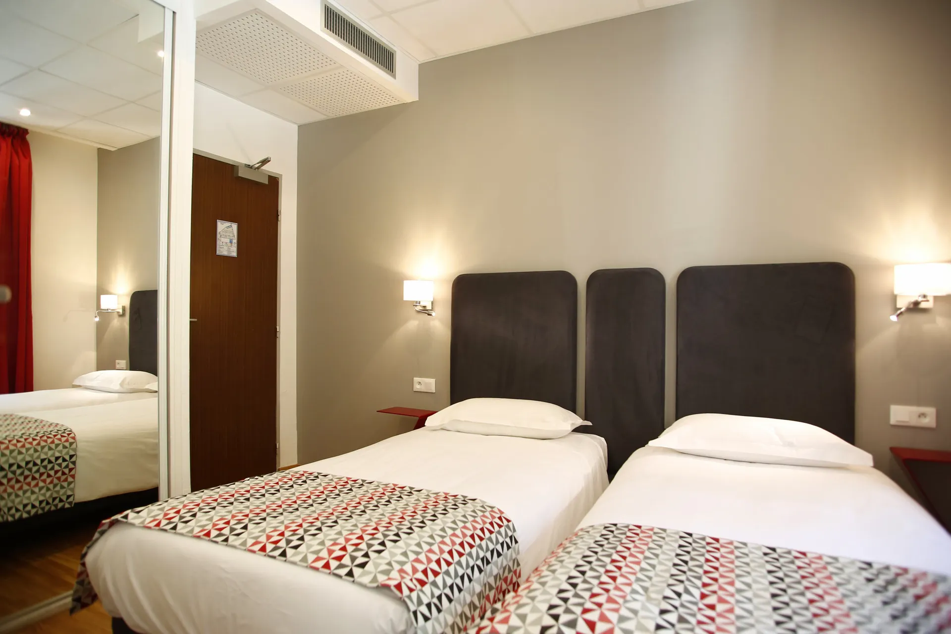 Hotel Méditerranée - Doppelzimmer Poolblick