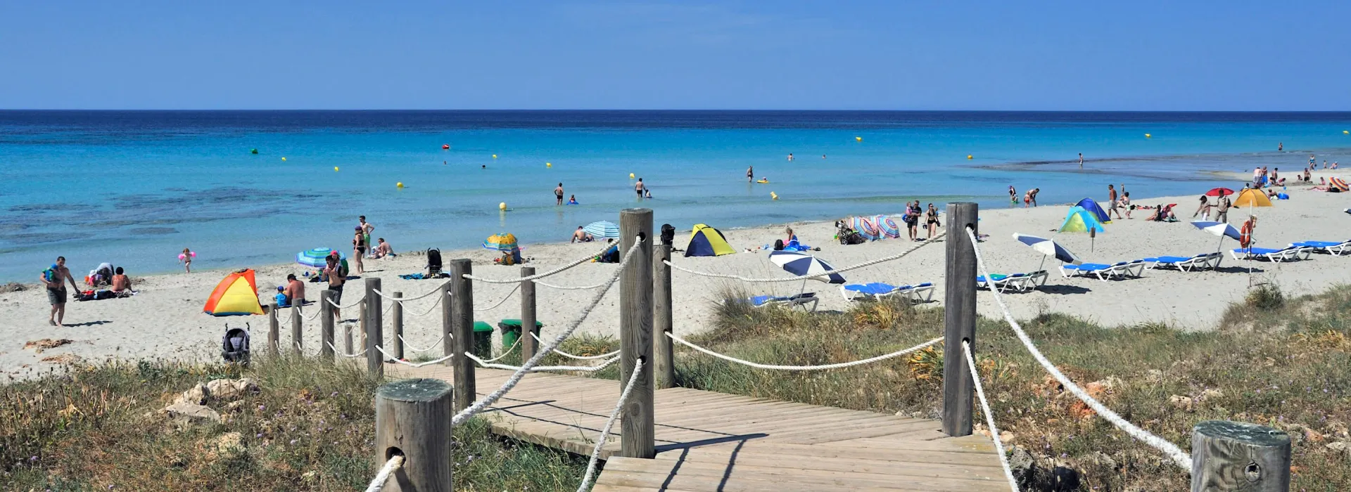 Strand in Son Bou in Menorca