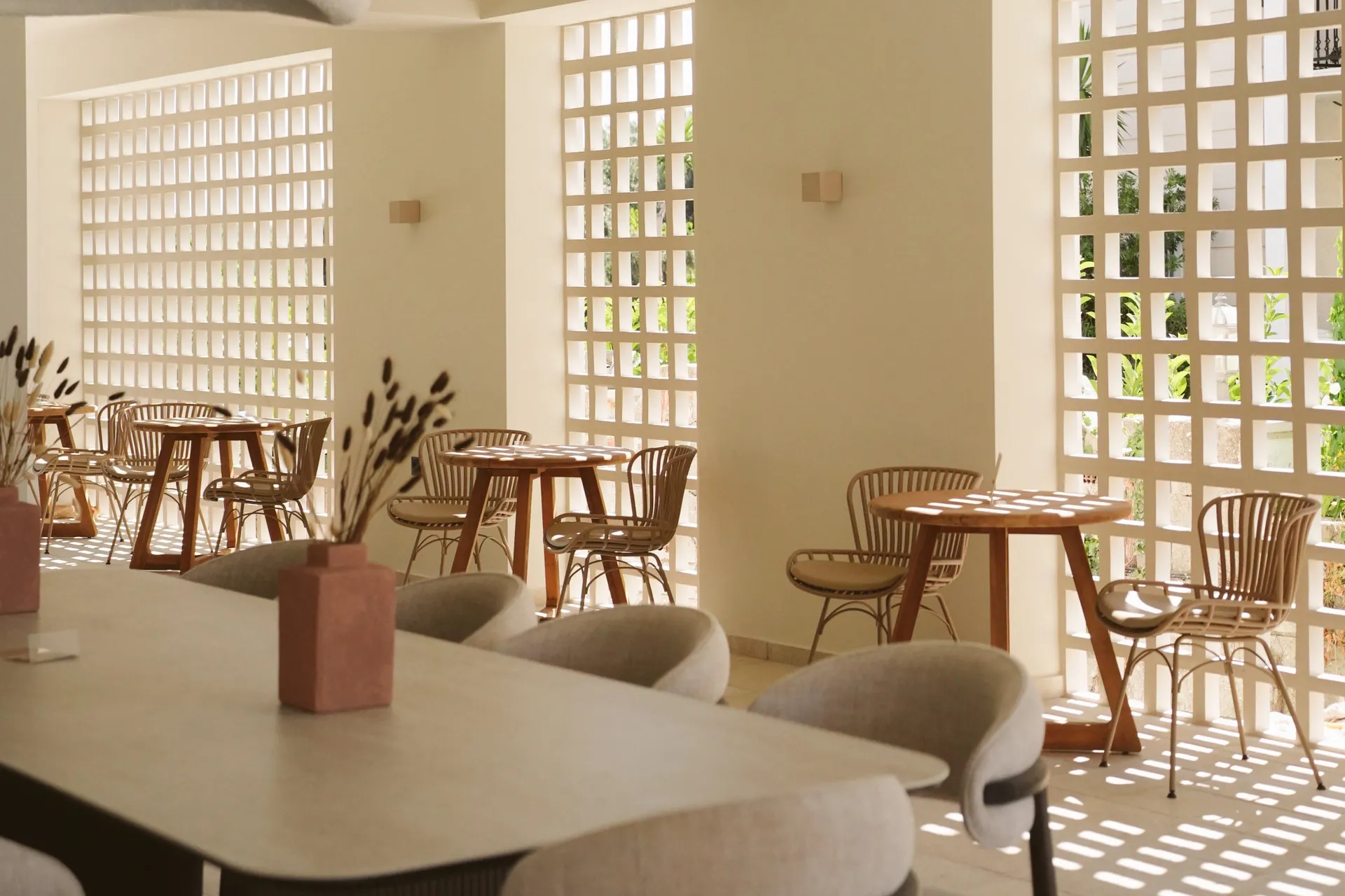Aethra Hotel & Suites