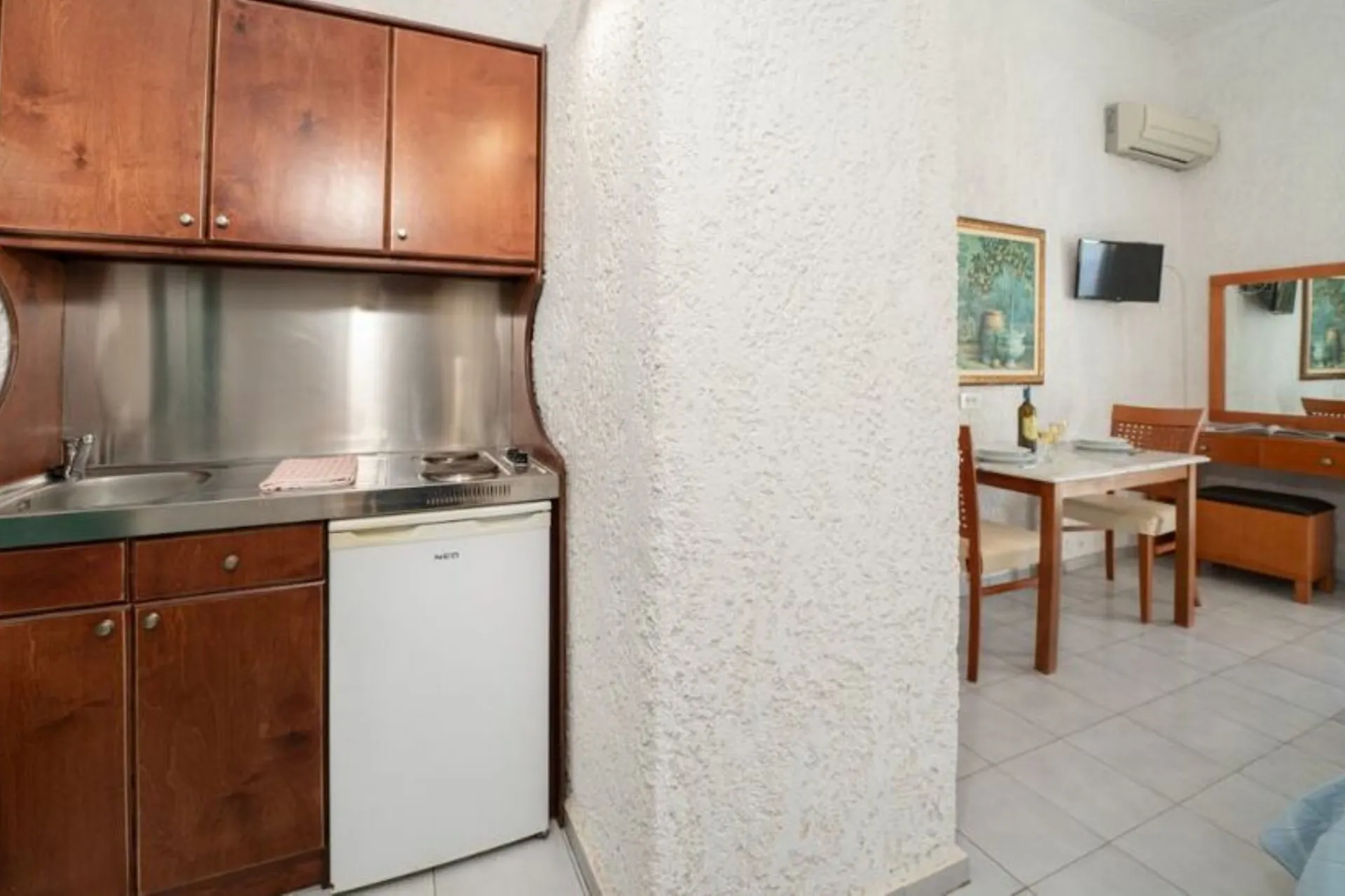 Kekatos Studios - Studio B