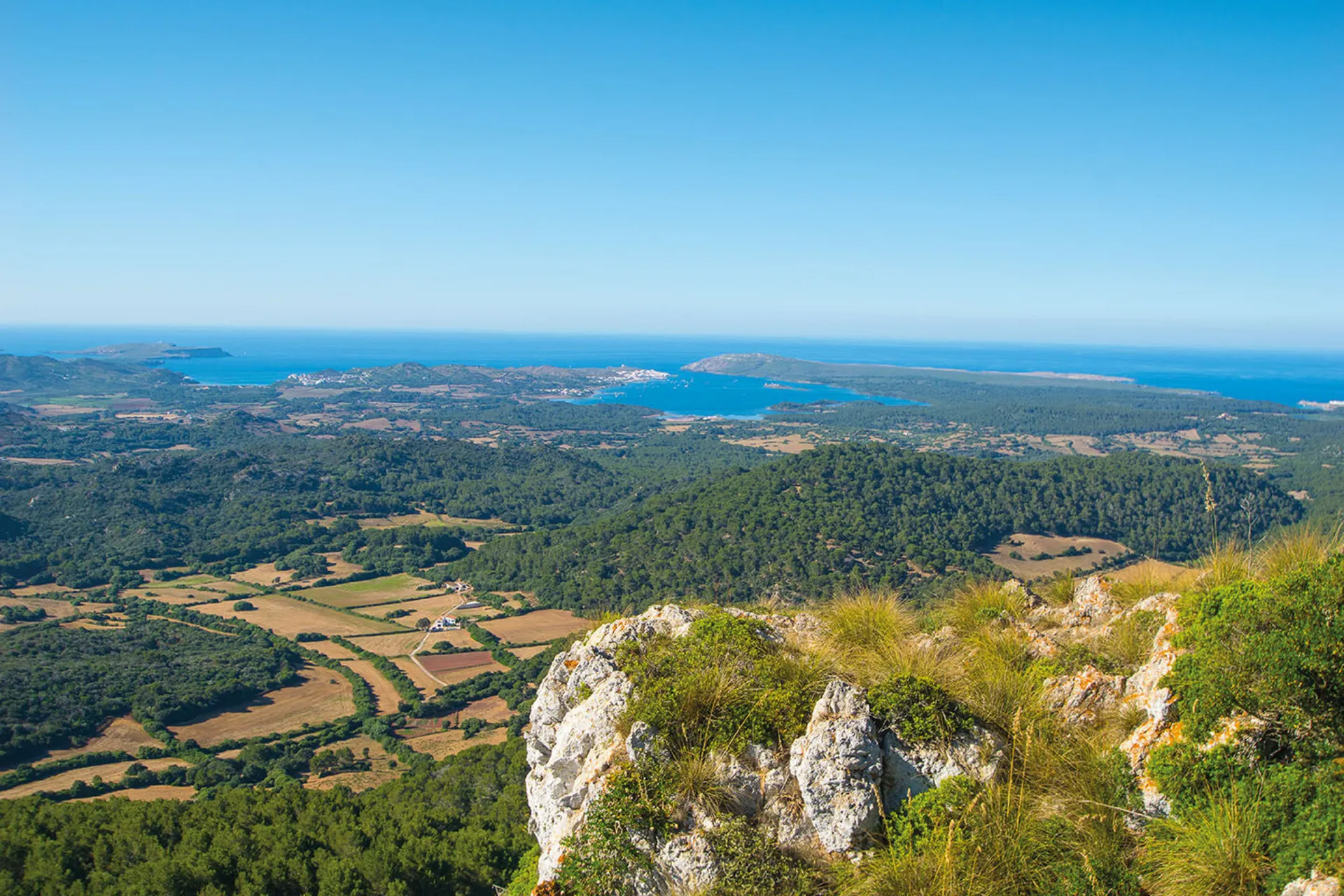 <p>Berg, Meer, yvbe, Sehenswürdigkeit, Menorca (UPLOAD_ANER)</p>