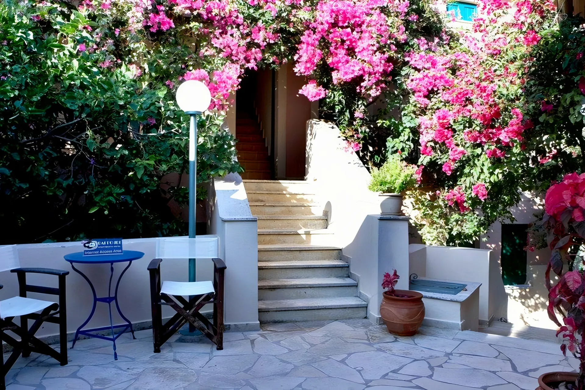 Dafnoudi Apartments Boutique Hotel