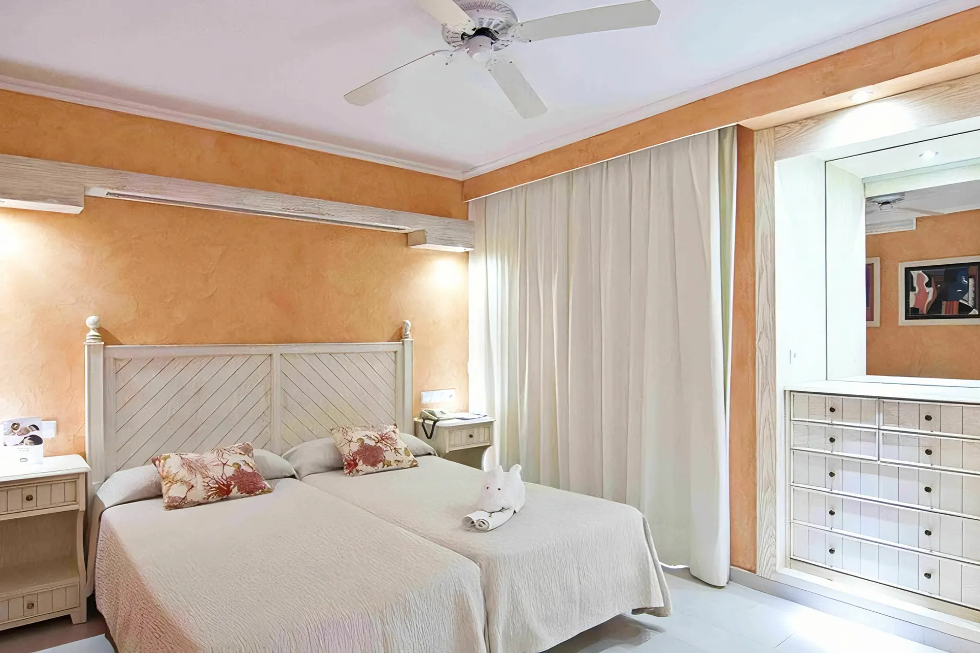 Royal Son Bou Family Club