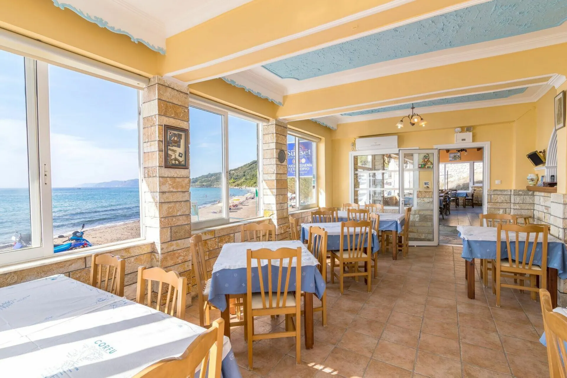 Hotel Paramonas