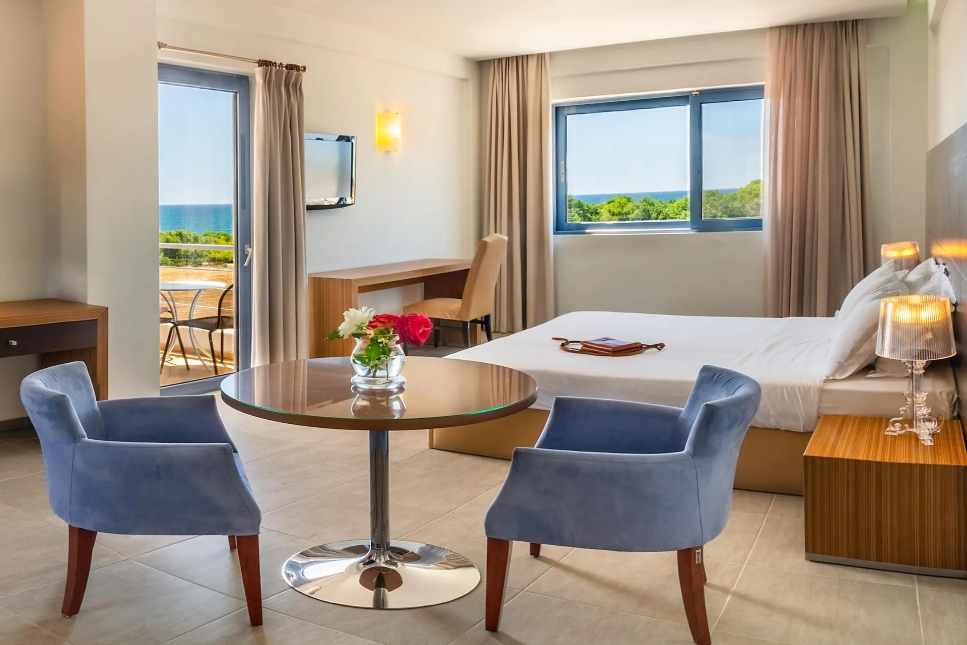 Hotel Ionian Theoxenia - Familienzimmer seitlicher Meerblick