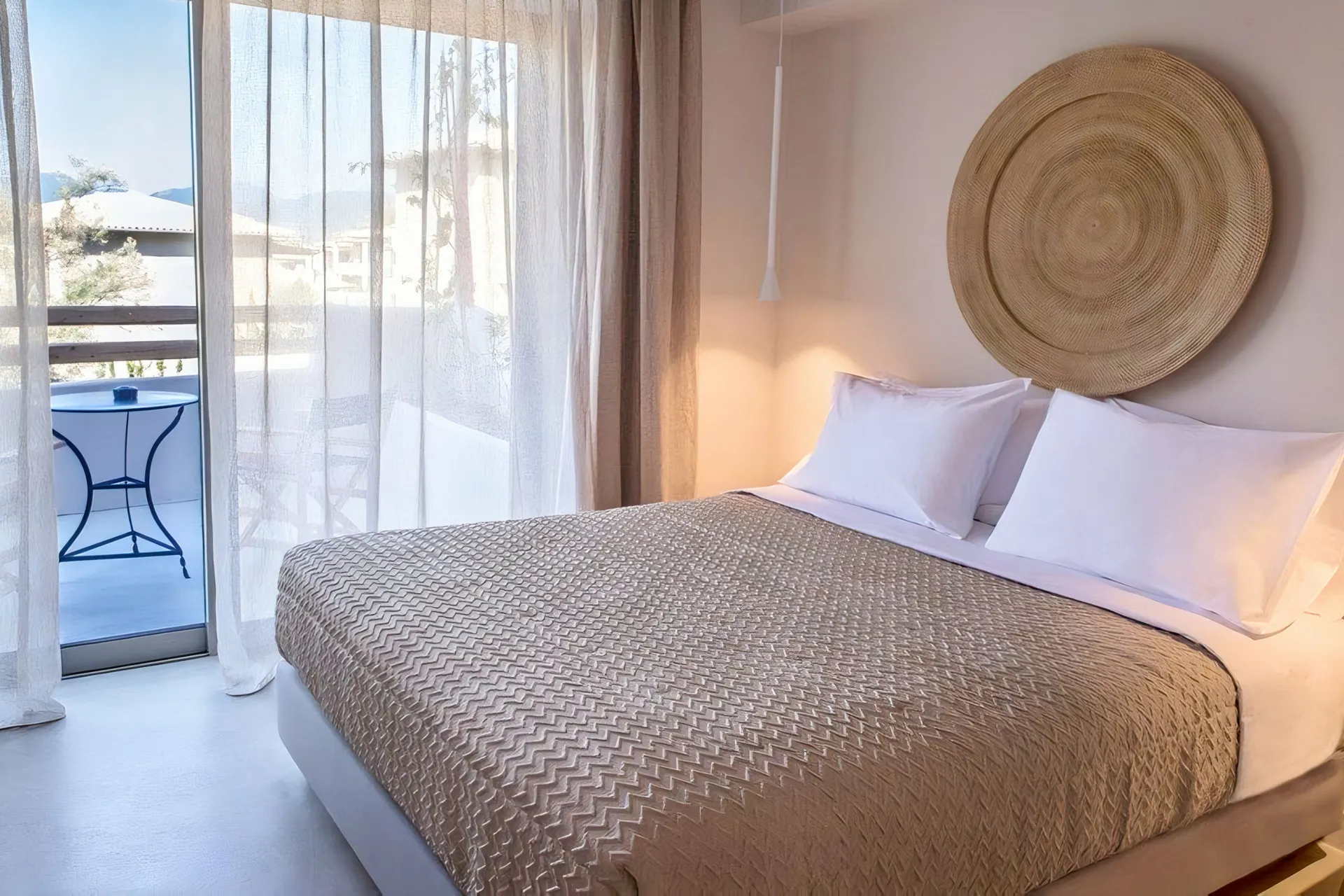 Hotel Crystal Waters