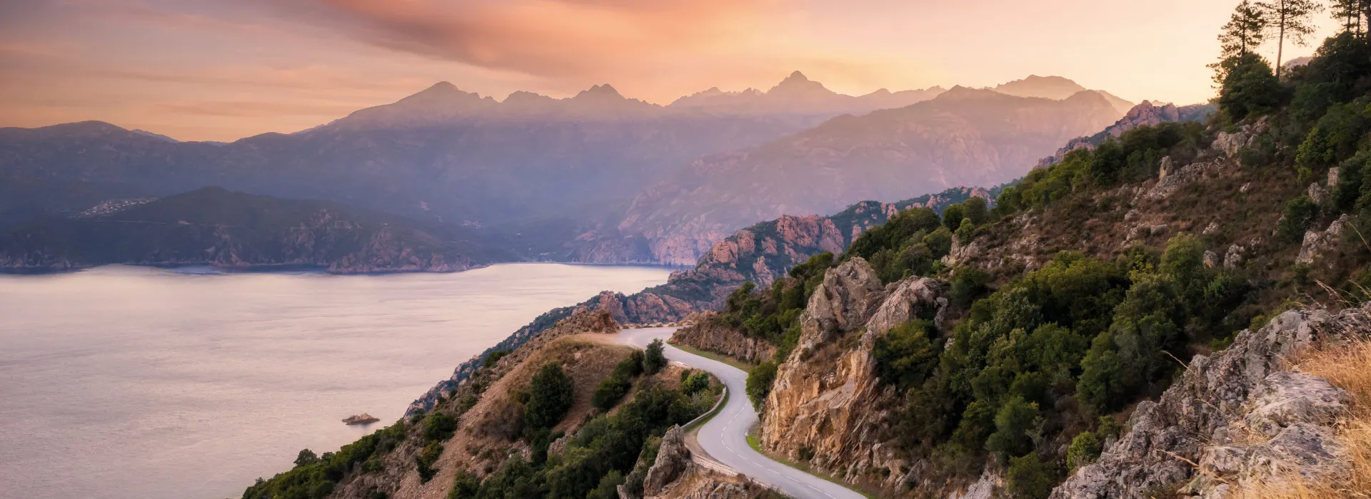 Küstenstraße auf Korsika