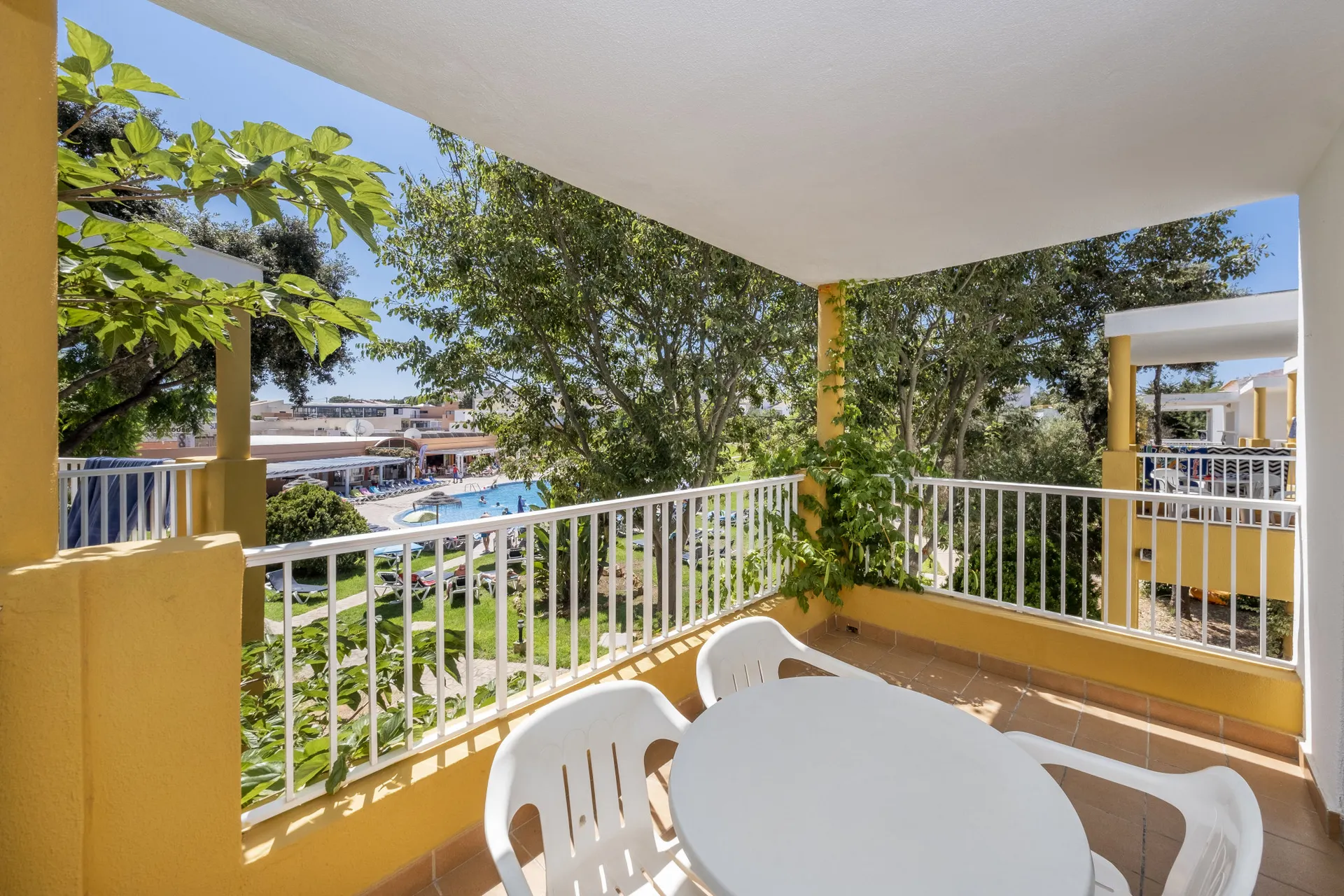 Aparthotel Comitas Isla del Aire - Appartment mit Balkon