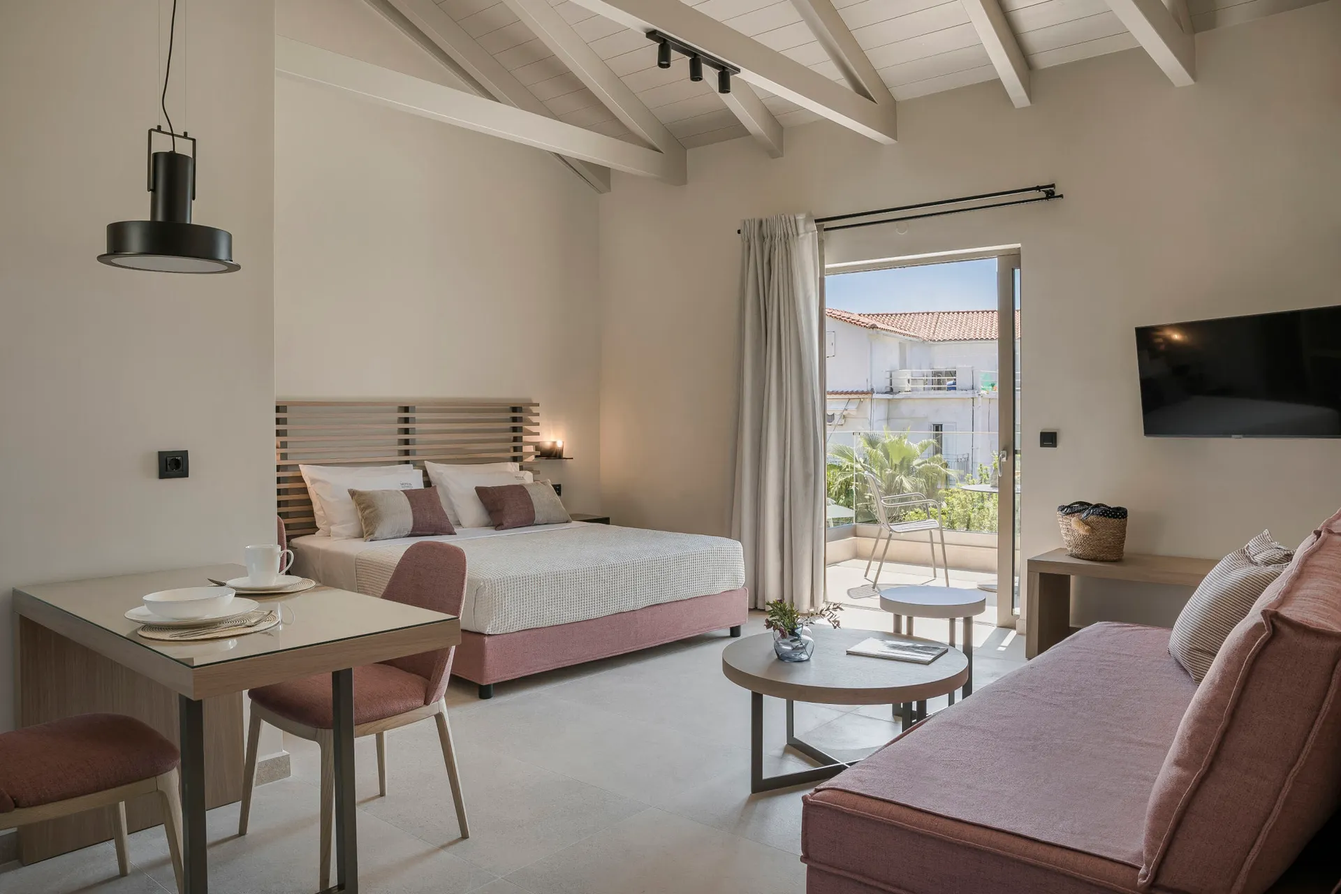 Studio Superior Pool