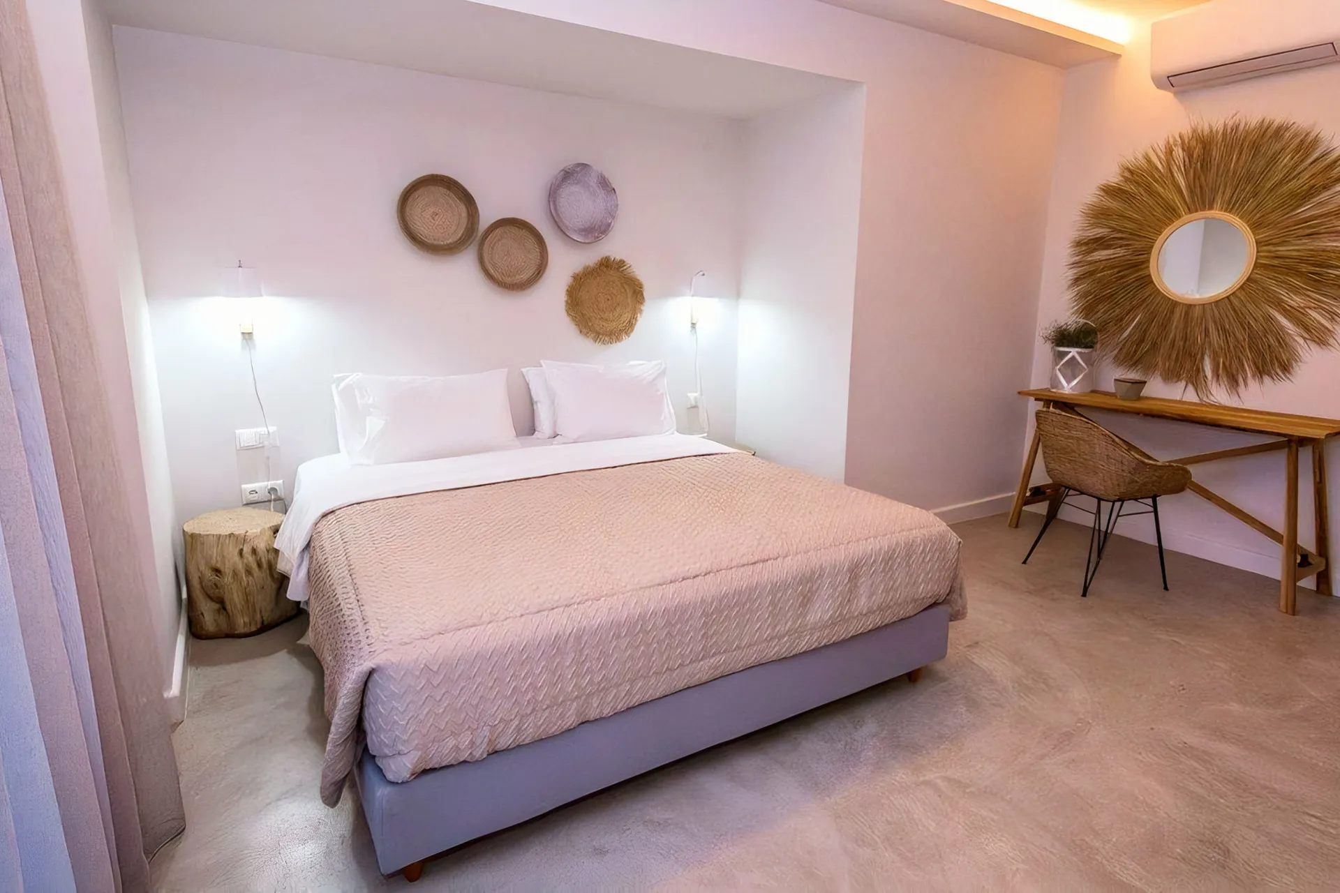 Hotel Crystal Waters